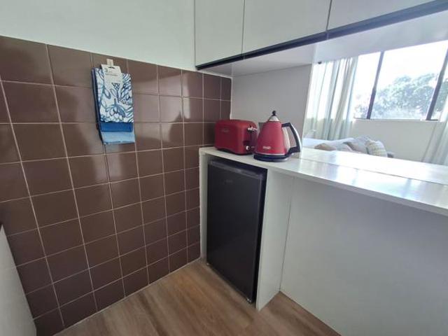 Studio apartment in Claremont Upper