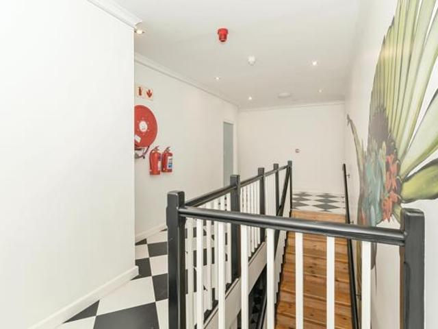 Studio Apartment in Claremont Upper