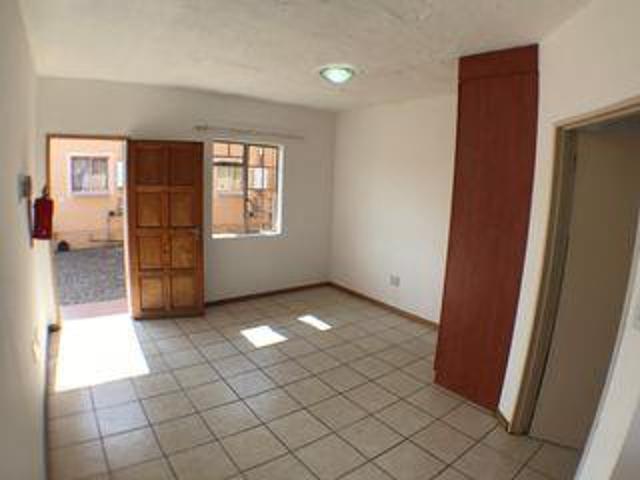Studio Apartment in Eloffsdal