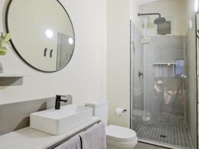 Studio Apartment in Foreshore