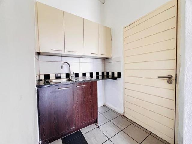 Studio apartment in Fourways