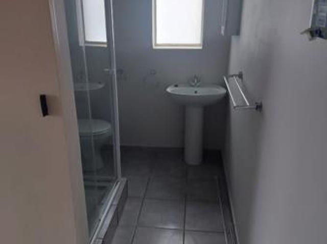 Studio Apartment in George Central