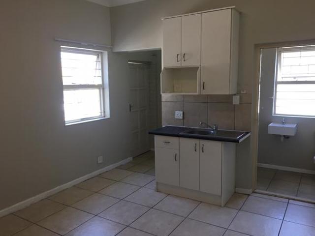Studio apartment in Goodwood Central
