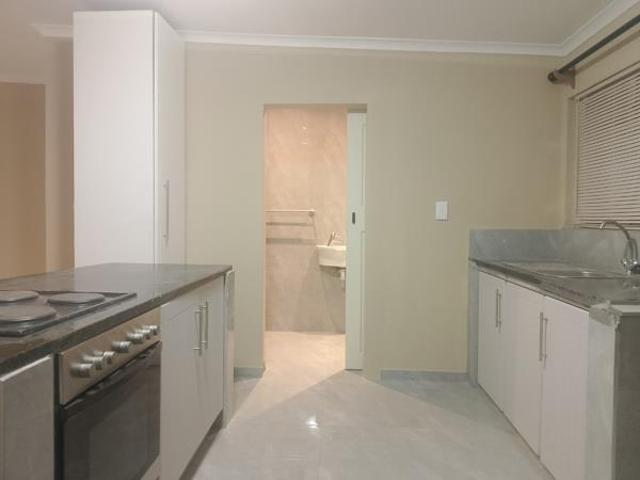 Studio apartment in Grassy Park