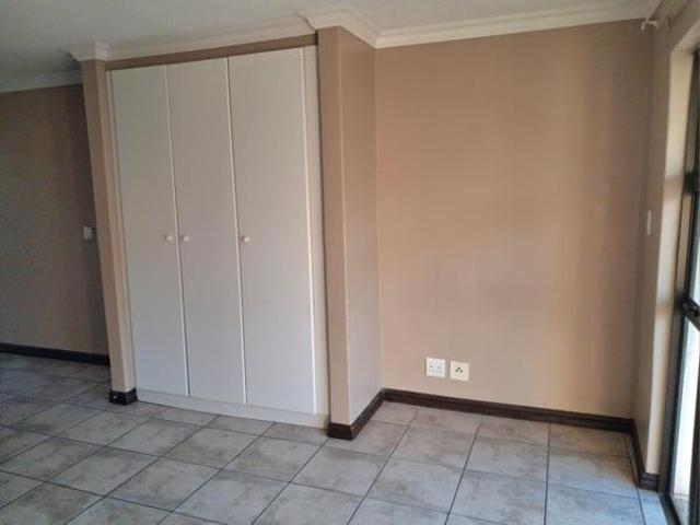 Studio apartment in Halfway House