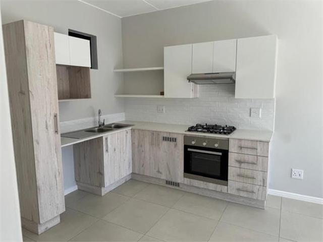 Studio Apartment in Halfway House