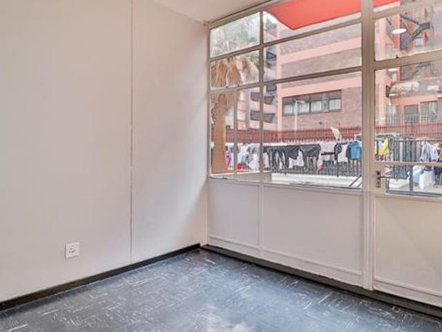 Studio Apartment in Hillbrow