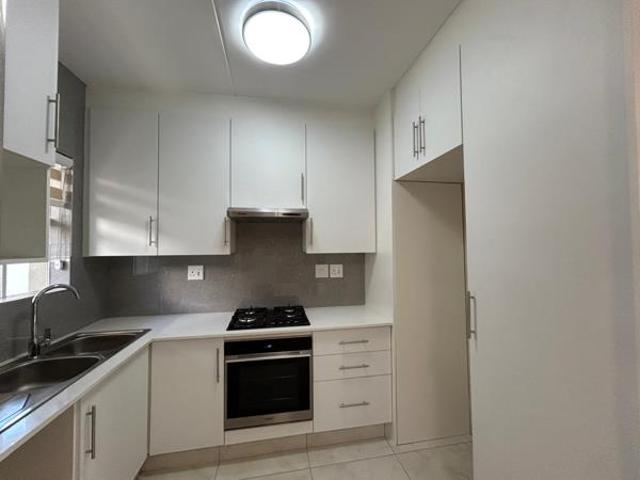 Studio apartment in Houghton Estate
