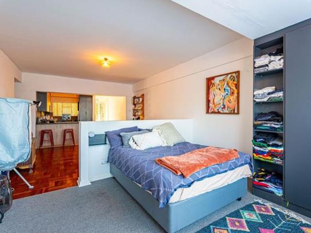 Studio apartment in Illovo