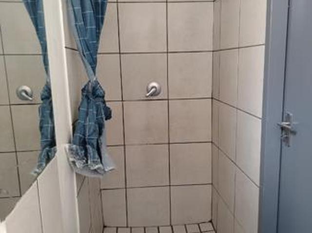Studio Apartment in Kew