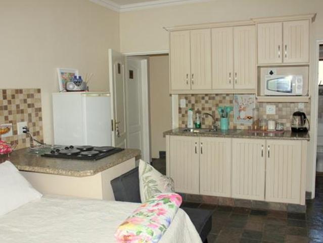 Studio Apartment in Langenhoven Park