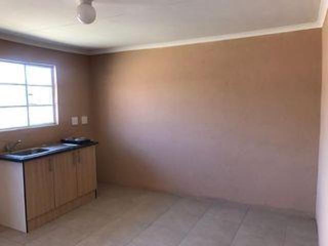 Studio Apartment in Queenswood