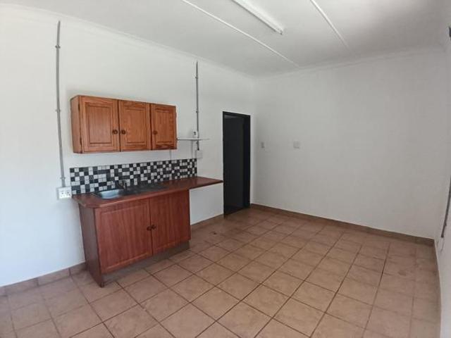 Studio Apartment in Queenswood