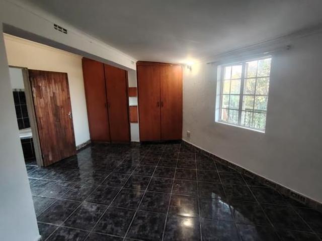 Studio apartment in Randpark Ridge