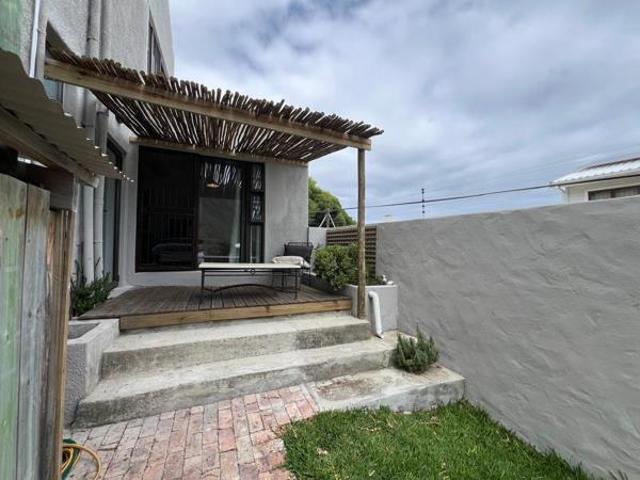 Studio apartment in Rooi Els