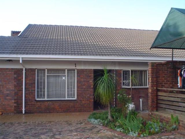 Studio Apartment in Rooihuiskraal