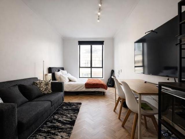 Studio apartment in Rosebank