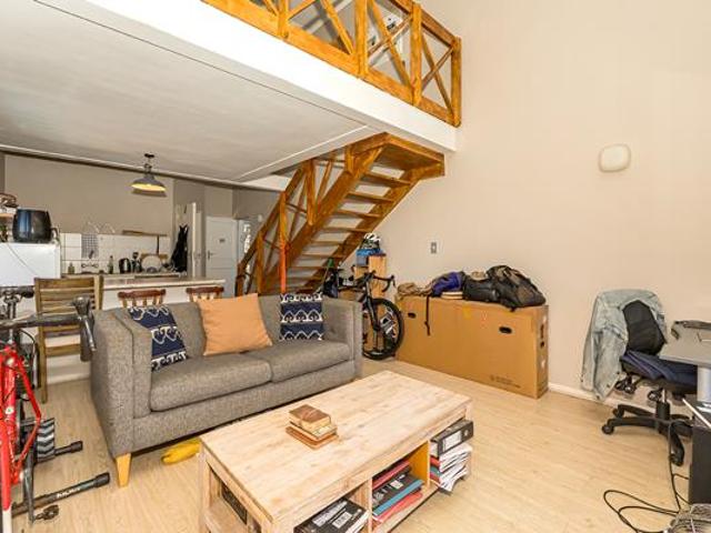 Studio Apartment in Rosebank