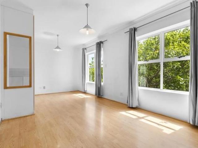 Studio Apartment in Rosebank