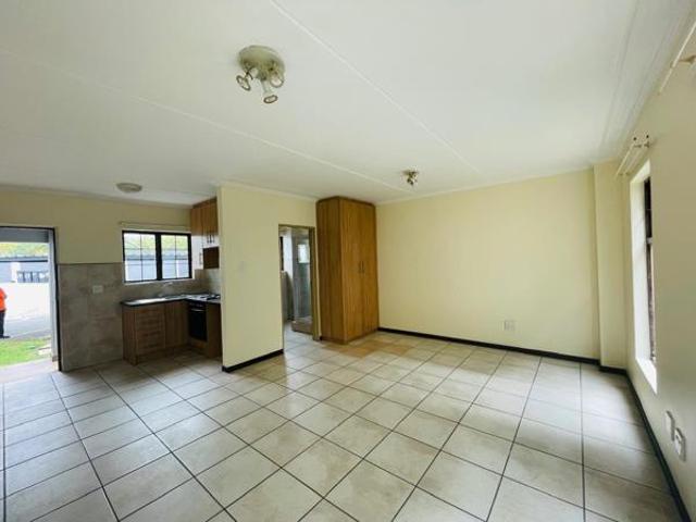 Studio apartment in Summerfields Estate