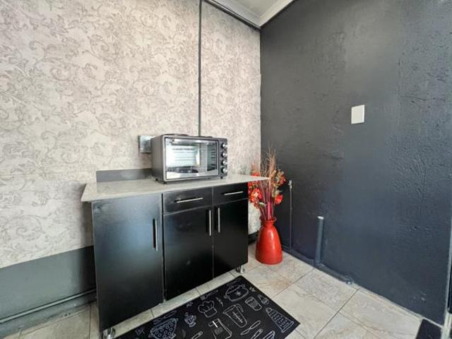 Studio apartment in Silver Lakes Golf Estate