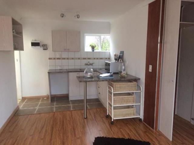 Studio apartment in Table View