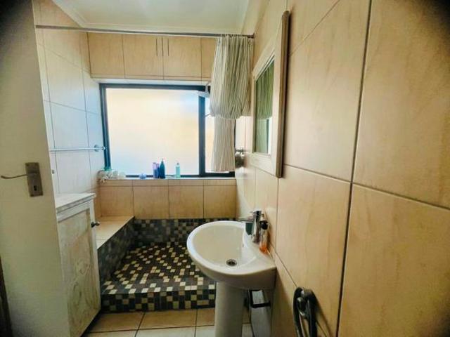 Studio Apartment in Three Anchor Bay