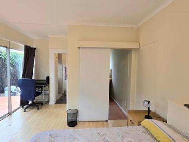 Studio Apartment in Wynberg Upper