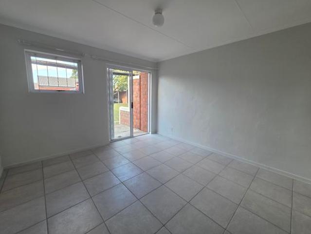 Studio Apartment in Westcliff
