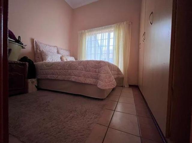 Studio apartment in Woodlands Estate