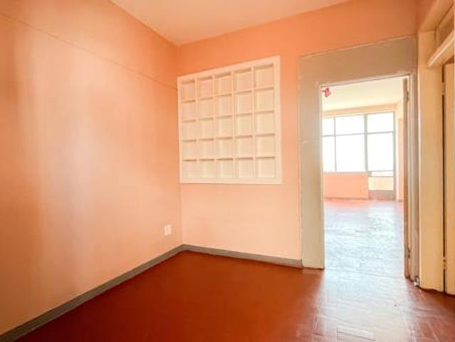 0.5 Bedroom House in Yeoville