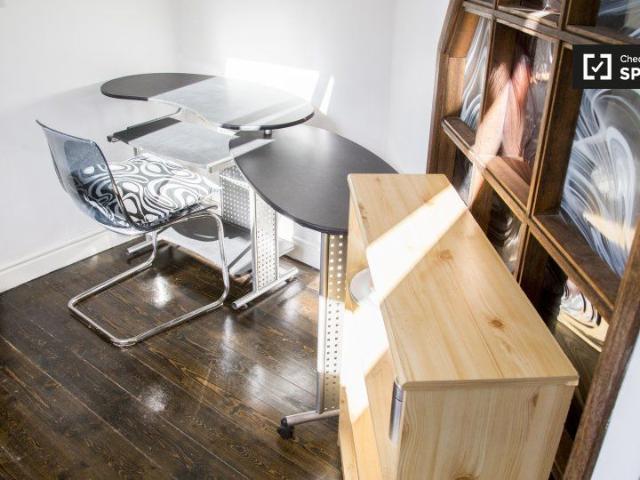Studio Apartment in 4 bedroom house in Dundrum, Dublin