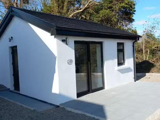 Studio apartment Rose Cottage South Commons, Carlingford, Carl.