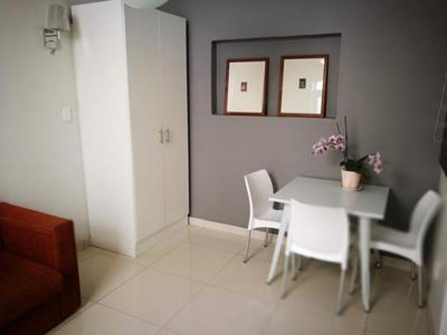 studio apartment to rent in woodstoc.