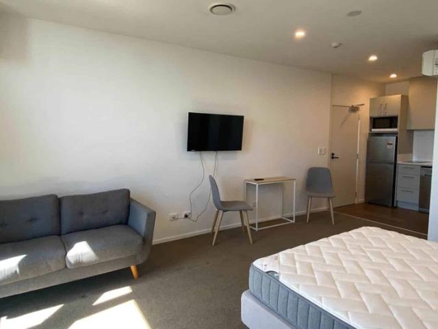 Studio apartment with carpark and water views!