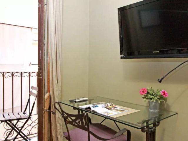 Studio apartment with balcony for rent in El Born