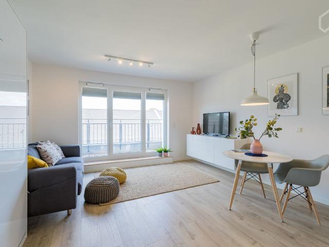 Studio apartment with Balcony in Berlin Lichtenberg, Berlin Amsterdam Apartments for Rent