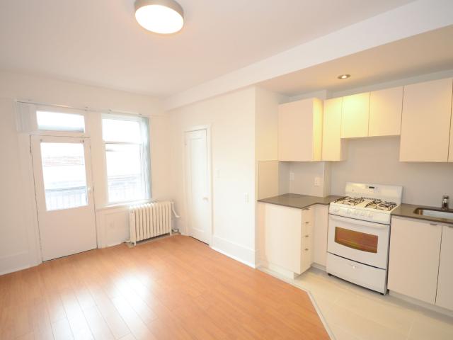 studio at 160 Huron Street Downtown West Toronto M5T 2B5