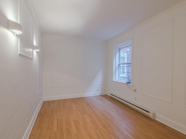 studio at 2060 du Fort Downtown Guy Concordia Montreal H3H 2C5