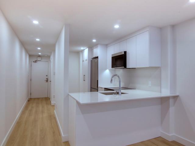 studio at 2285 Saint Mathieu Street Downtown Guy Concordia Montreal H3H 2J7