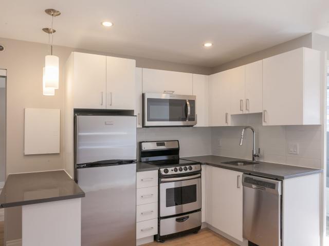 studio at 25 Avenue des Pins West Plateau Mont Royal Montreal H2W 1P8