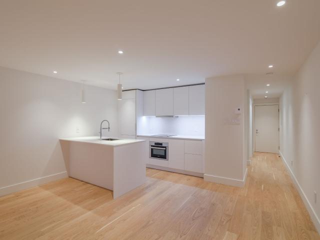 studio at 4390 Grand Boulevard Notre Dame De Grace Montreal H4B 2X8