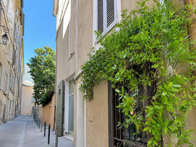 Studio au calme absolu à deux pas de l'hôtel de ville