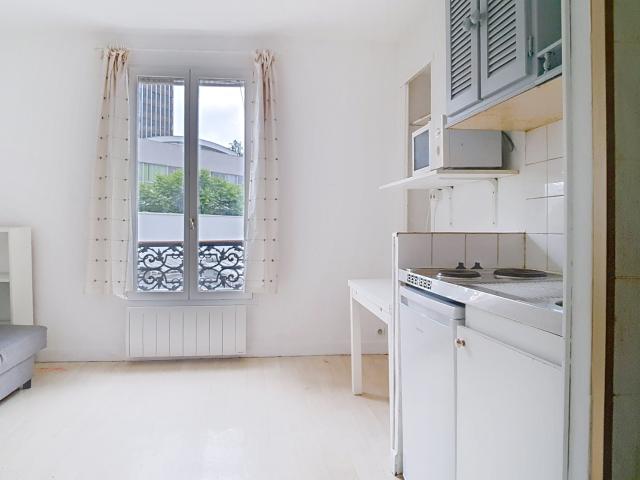 STUDIO AU CALME ET LUMINEUX 12 M2