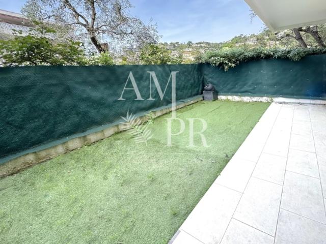 Studio au Cannet Proche Mairie en rez de jardin