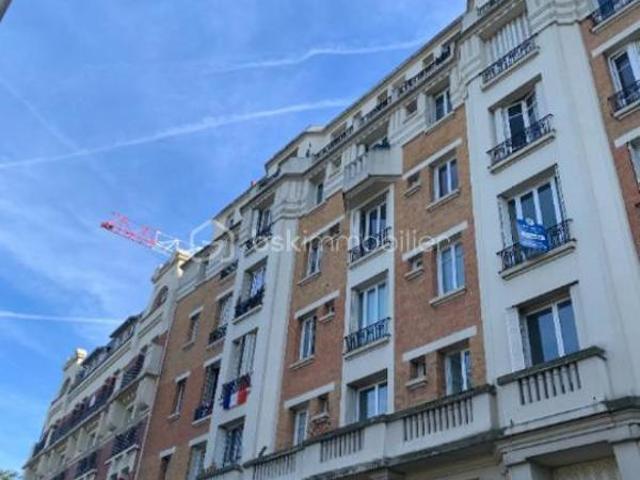 Studio au pied de la GARE d'AULNAY sous BOIS RER B / Tram 4 + Cave