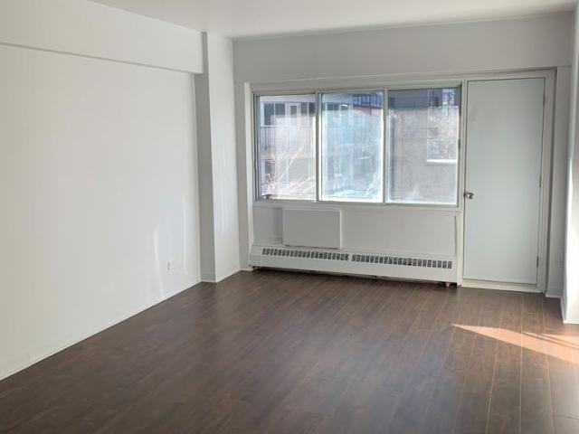 Studio available JULY 1st – 175 Sherbrooke O