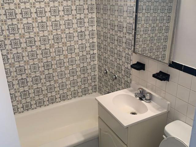 Studio available JULY 1st – 175 Sherbrooke O