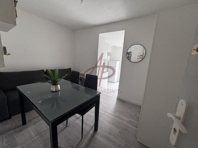 STUDIO AVEC TERASSE 500€