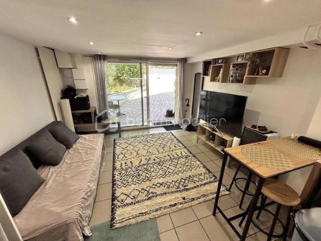 Studio avec terrasse